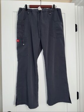 Dickies Women’s  Charcoal Gray Cargo Scrub Work Pants Sz Medium Petite